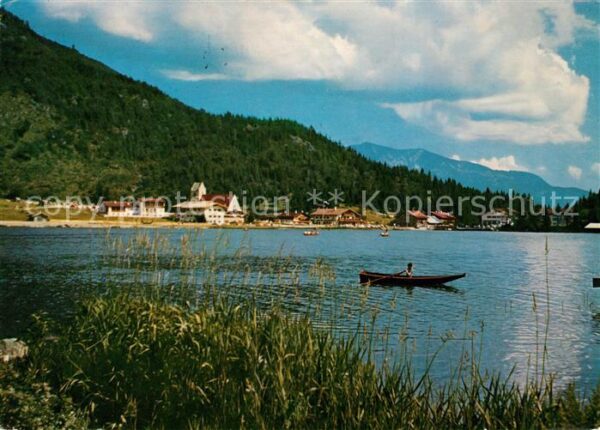 Spitzingsee Uferpartie am See Blick zum Sonnwendjoc