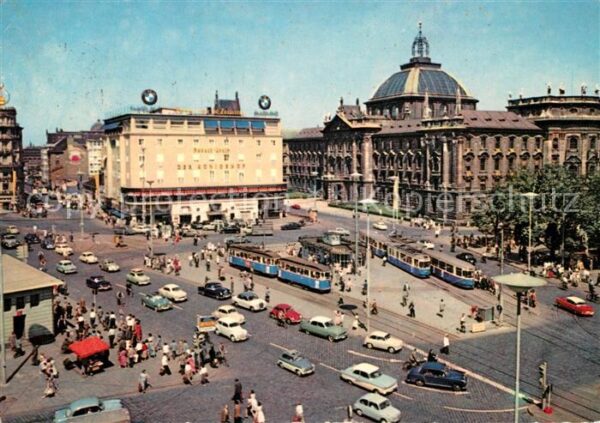 Muenchen Stachus mit Justizpalast