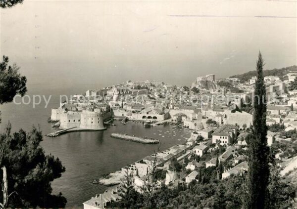 Dubrovnik Ragusa Blick auf Hafen und Altstadt Festung
