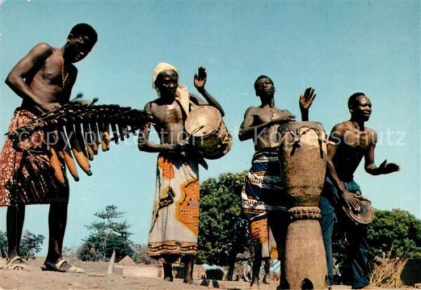 Typen Afrika Tam-Tam Performance