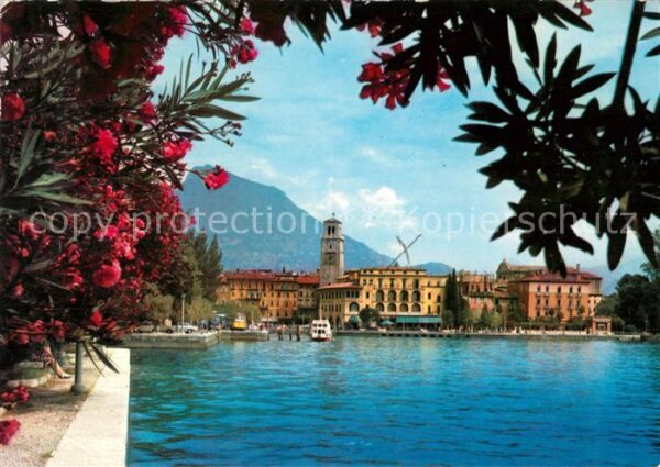 Riva del Garda Scorcio panoramico Uferpromenade Gardas