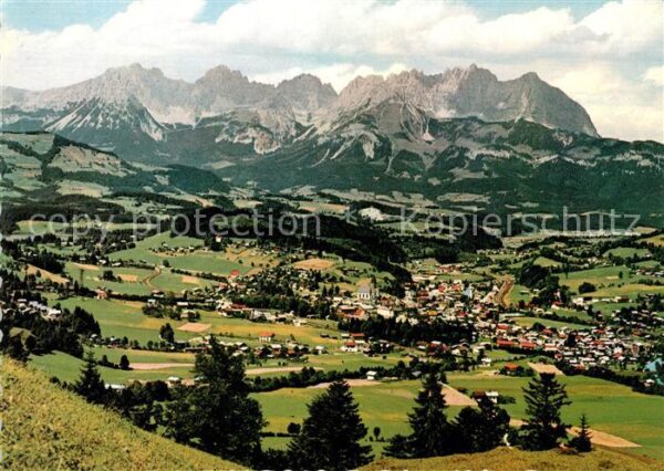 Kitzbuehel Tirol Panorama Luftkurort gegen Wilden Kaiser