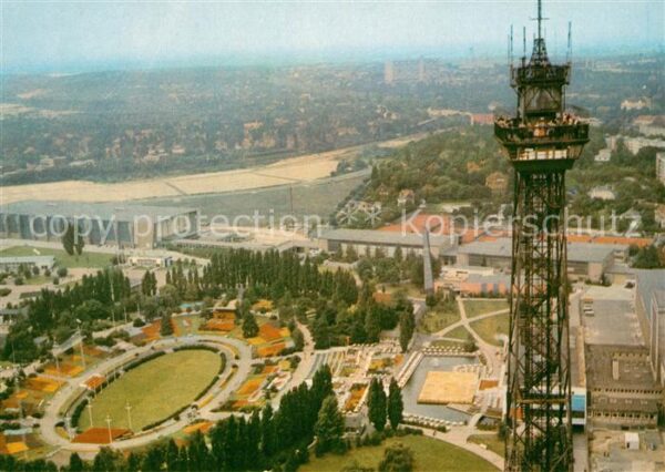 Berlin Sommergarten mit Funkturm Stadion Flieg