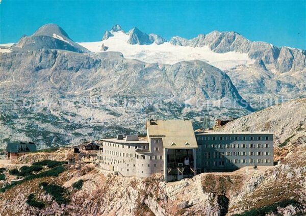 Berghaus Krippenstein mit König Dachstein Fliegeraufnahme