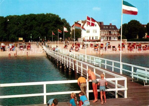 Wyk Foehr Mittelbrücke Strand Flaggen