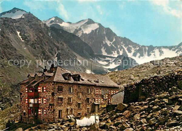 Nuernbergerhuette Berghaus gegen Feuerstein Bergwelt Stub