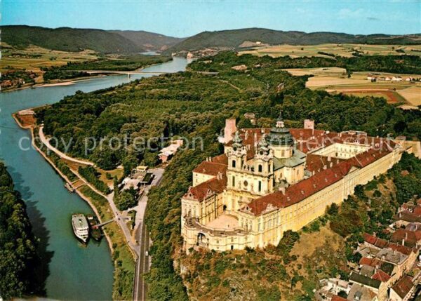 Melk Donau Fliegeraufnahme Benediktinerstift Baroc