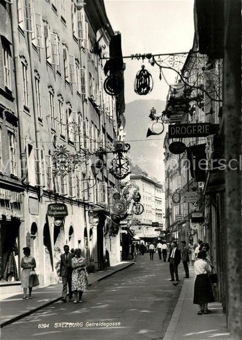 Salzburg Oesterreich Getreidegasse