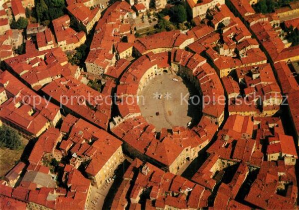 Lucca Fliegeraufnahme Amphitheater