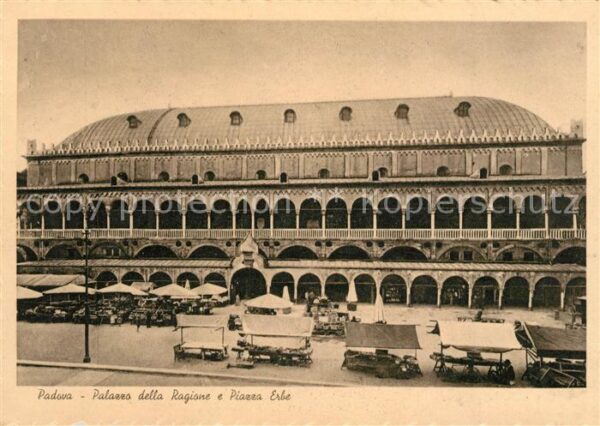 Padova Palazzo della Regione e Piazza Erbe