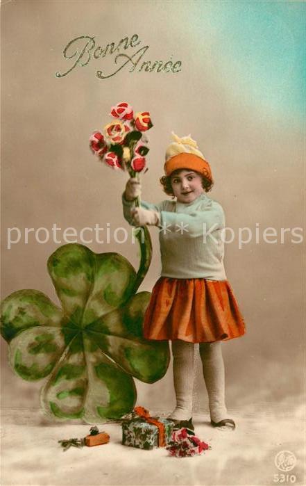 Neujahr Kind Mädchen Kleeblatt Geschenke Blumen