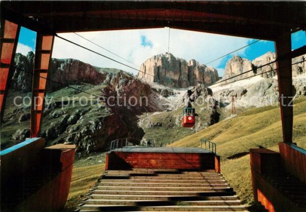 Seilbahn Funivia Sass Pordoi Dolomiti