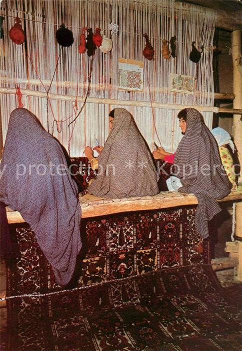 Weberei Teppichknüpfen in Tschalschotor Iran