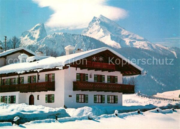 Schoenau Berchtesgaden Bauernhaus Winterpanorama mit Watzmann