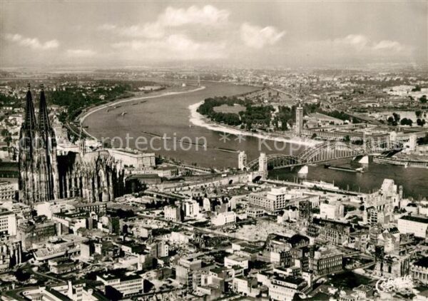 Koeln Rhein Stadtbild mit Dom Rheinbrücke Fliegerau