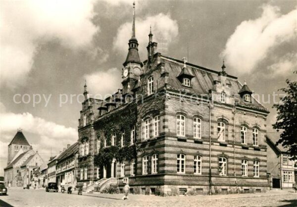 Plau Mecklenburg Rathaus am Marktplatz