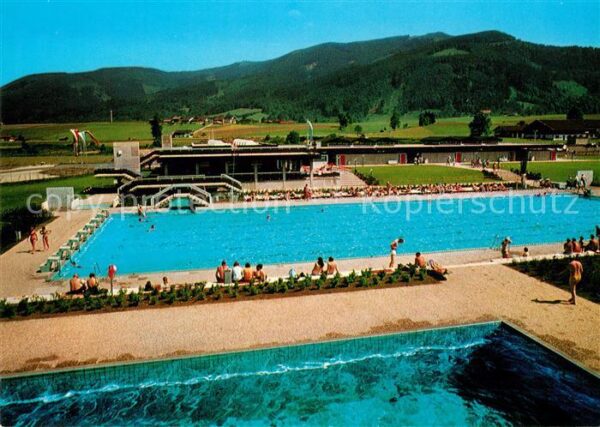 Inzell Freischwimmbad am Kurpark mit Teisenber
