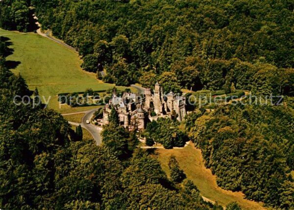 Wilhelmshoehe Kassel Fliegeraufnahme Löwenburg im Bergpark