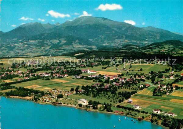 Seeboden Millstaettersee Fliegeraufnahme mit See