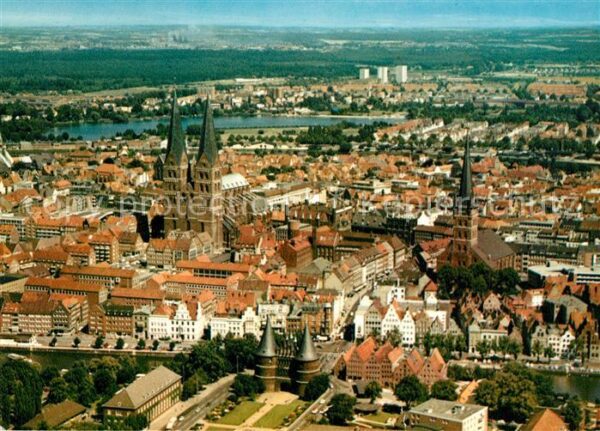 Luebeck Hansestadt Zentrum Kirchen Fliegeraufna