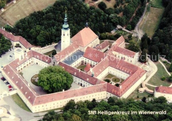 Heiligenkreuz Niederoesterreich Stift Kloster im Wienerwald Fliegeraufn