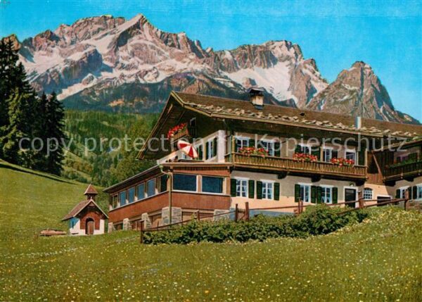 Garmisch-Partenkirchen Berggasthof Gschwandtnerbauer gegen Zug