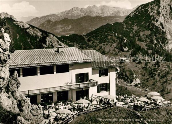 Koenigssee Berggaststätte Jennerbahn mit Dachstein
