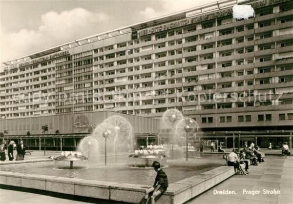 Dresden Prager Strasse Wasserspiele