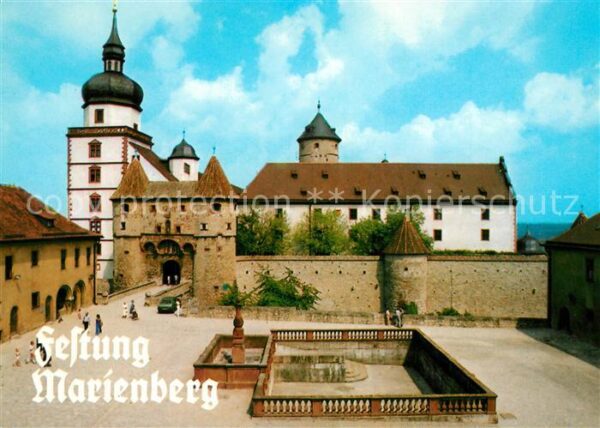 Wuerzburg Festung Marienberg Äusserer Burghof mit