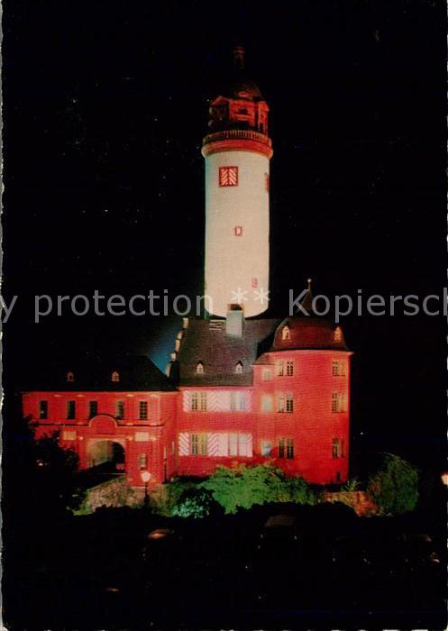Hoechst Main Schloss festlich beleuchtet