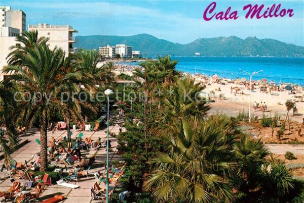 Cala Millor Mallorca Hotelanlage Palmen Strand