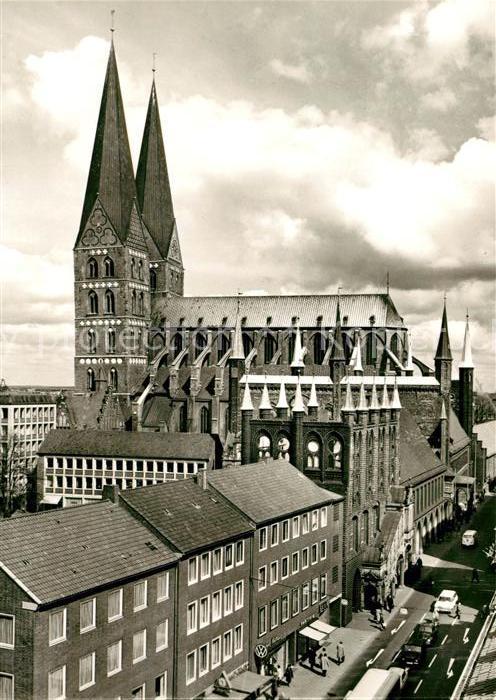 Luebeck Marienkirche und Rathaus von Süden