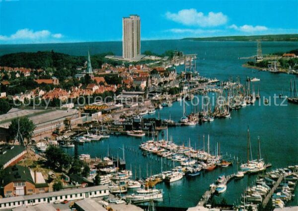 Travemuende Ostseebad Yachthafen Hotel Maritim Fliegeraufnahm