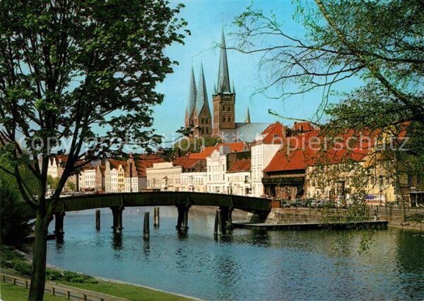 Luebeck Malerwinkel Partie an der Trave Brücke