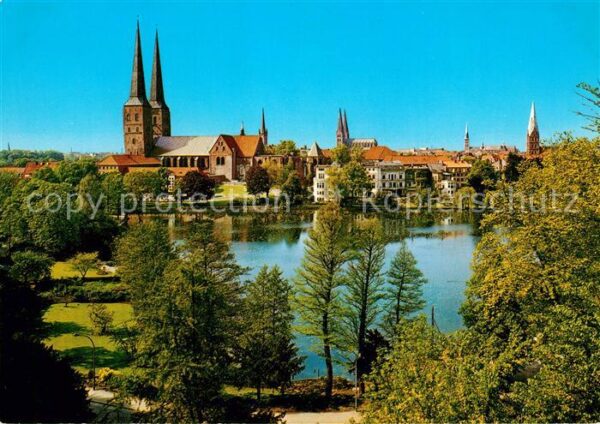 Luebeck Mühlenteich Dom Türme der Stadt