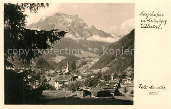 Mayrhofen Zillertal Gesamtansicht mit Grünberg Zillertaler
