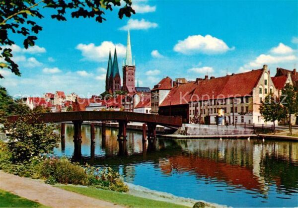 Luebeck Blick vom Malerwinkel auf St Marien und