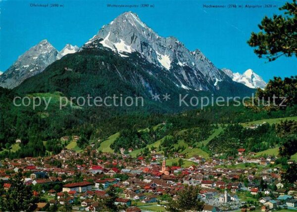 Mittenwald Bayern Panorama Höhenluftkurort gegen Wetterst