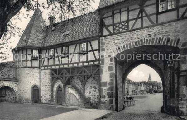Friedberg Hessen Burgtor mit Blick in die Kaiserstrasse