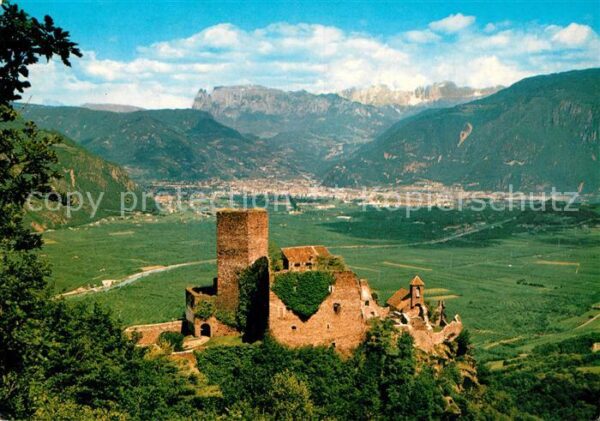 Eppan Suedtirol Schloss Hocheppan mit Überetsch