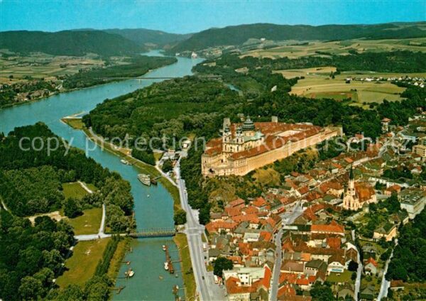 Melk Donau Benediktinerstift Fliegeraufnahme