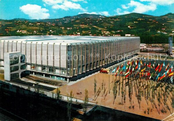 Torino Palazzo del Lavoro Fahnen