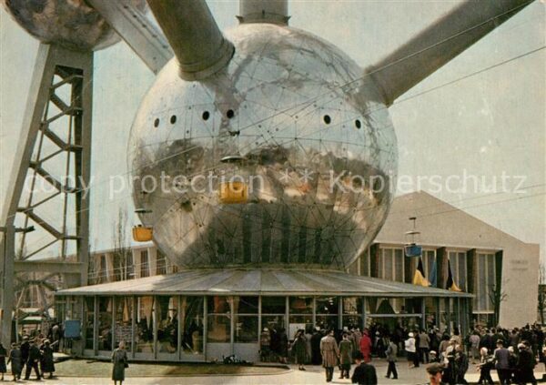 Bruessel Bruxelles Atomium Sphère de base et hall d_accuei
