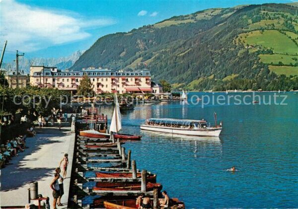 Zell See Seepromenade mit Grand Hotel Bootsanleg