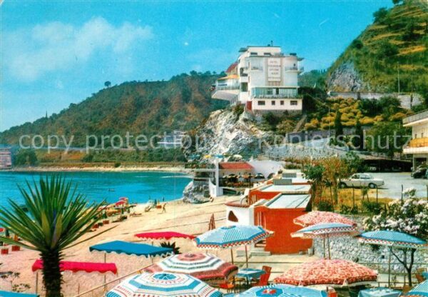 Taormina Sizilien Spiaggia di Spisone con Hotel Stockholm
