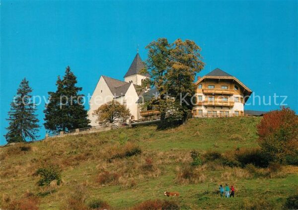 Magdalensberg Gipfel mit Wallfahrtskirche und Gipfelh