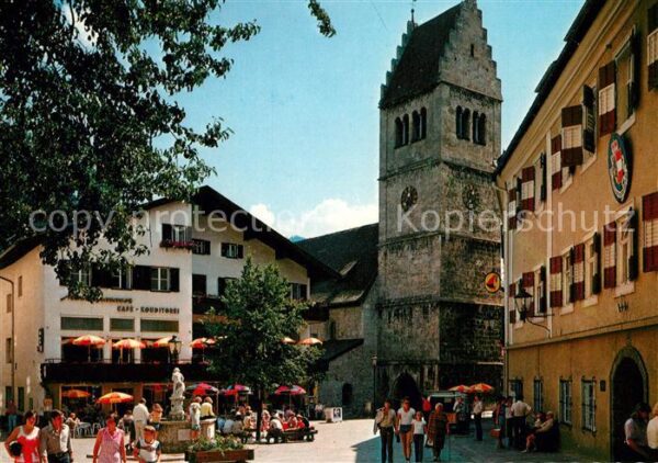 Zell See Stadtplatz mit romanischer Pfarrkirche