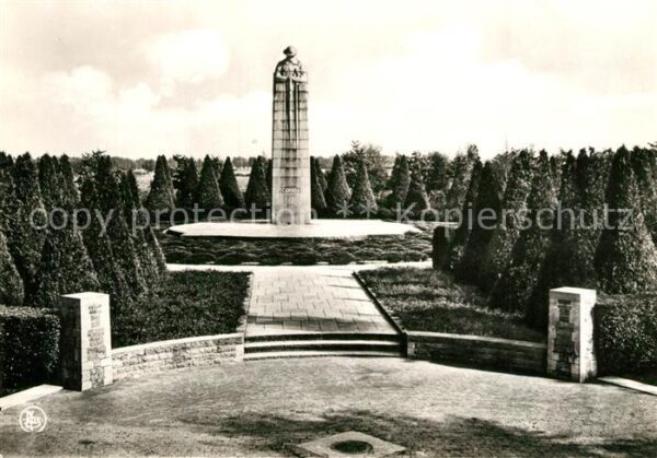 Saint Julien West Vlaanderen Canadees Standbeeld