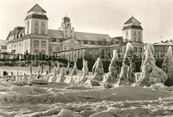 Binz Ruegen Seebrücke Gaststätte Winterlandschaft