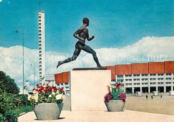 Helsinki Olympiastadion Paavo nurmis Statue